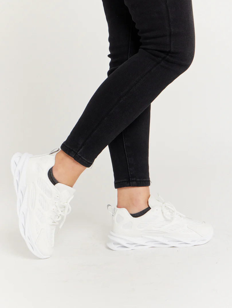 Baskets futuristes
