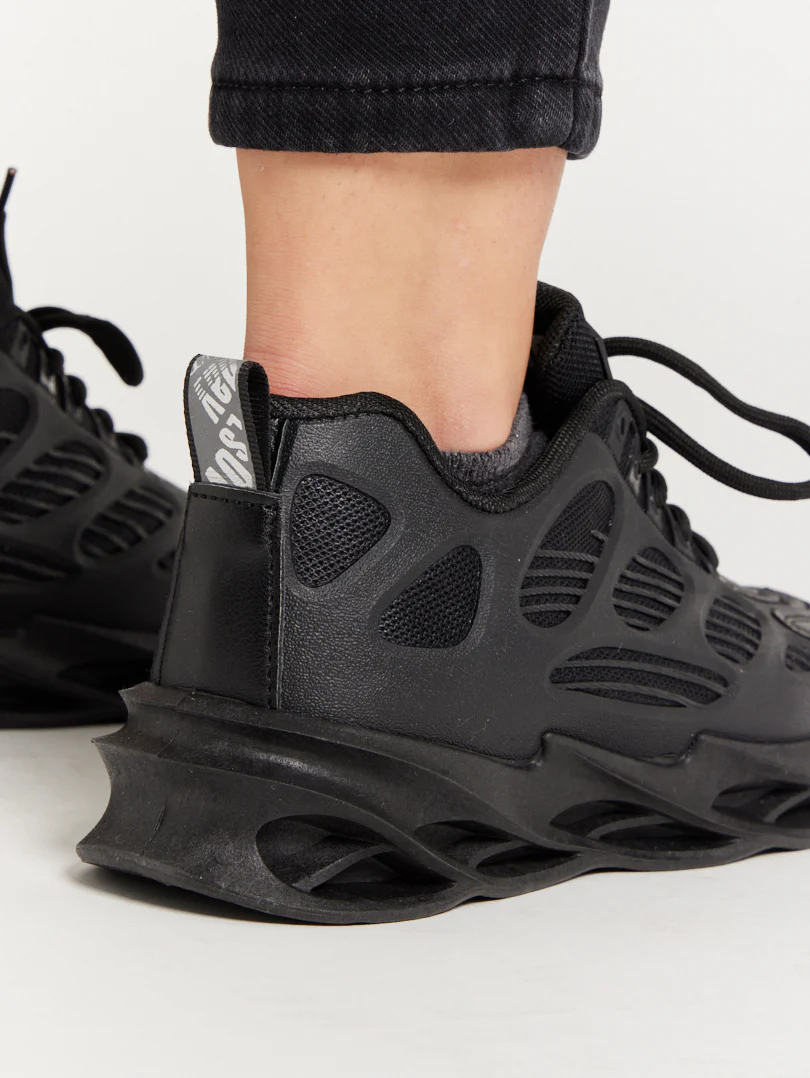 Baskets futuristes - Image 8