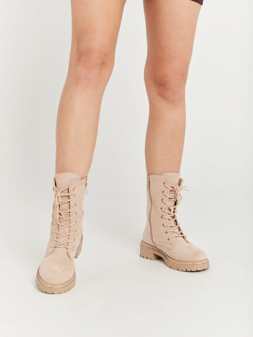 Bottines militaires en daim beige - Image 2