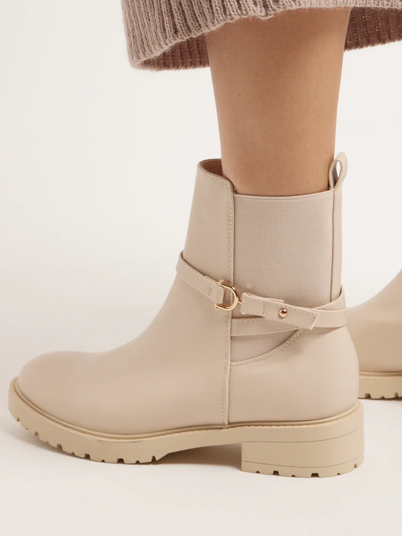Bottines petits talons carrés