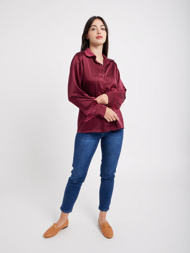 Chemise en satin manches plumes - Image 10