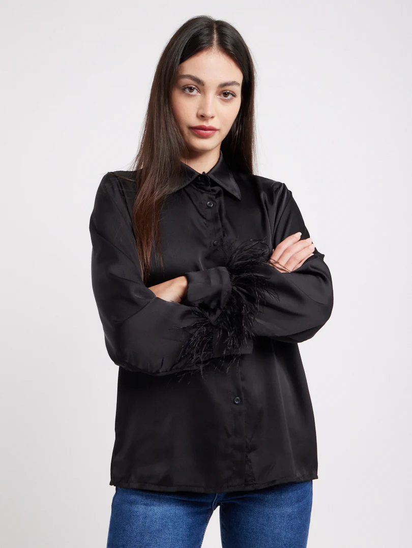 Chemise en satin manches plumes - Image 18