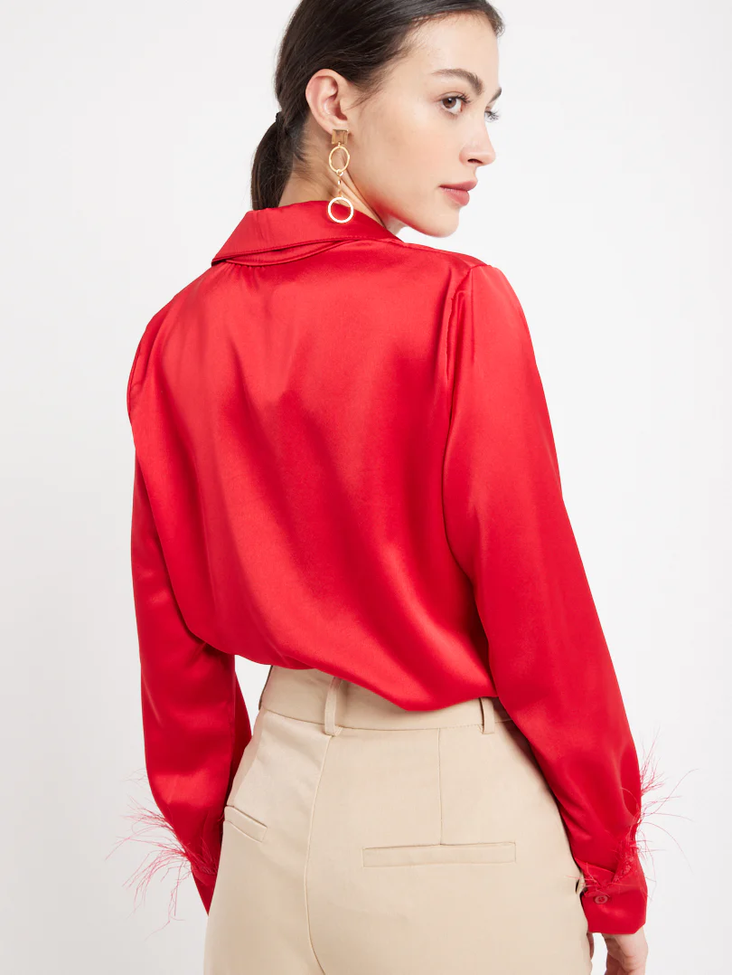 Chemise en satin manches plumes - Image 26