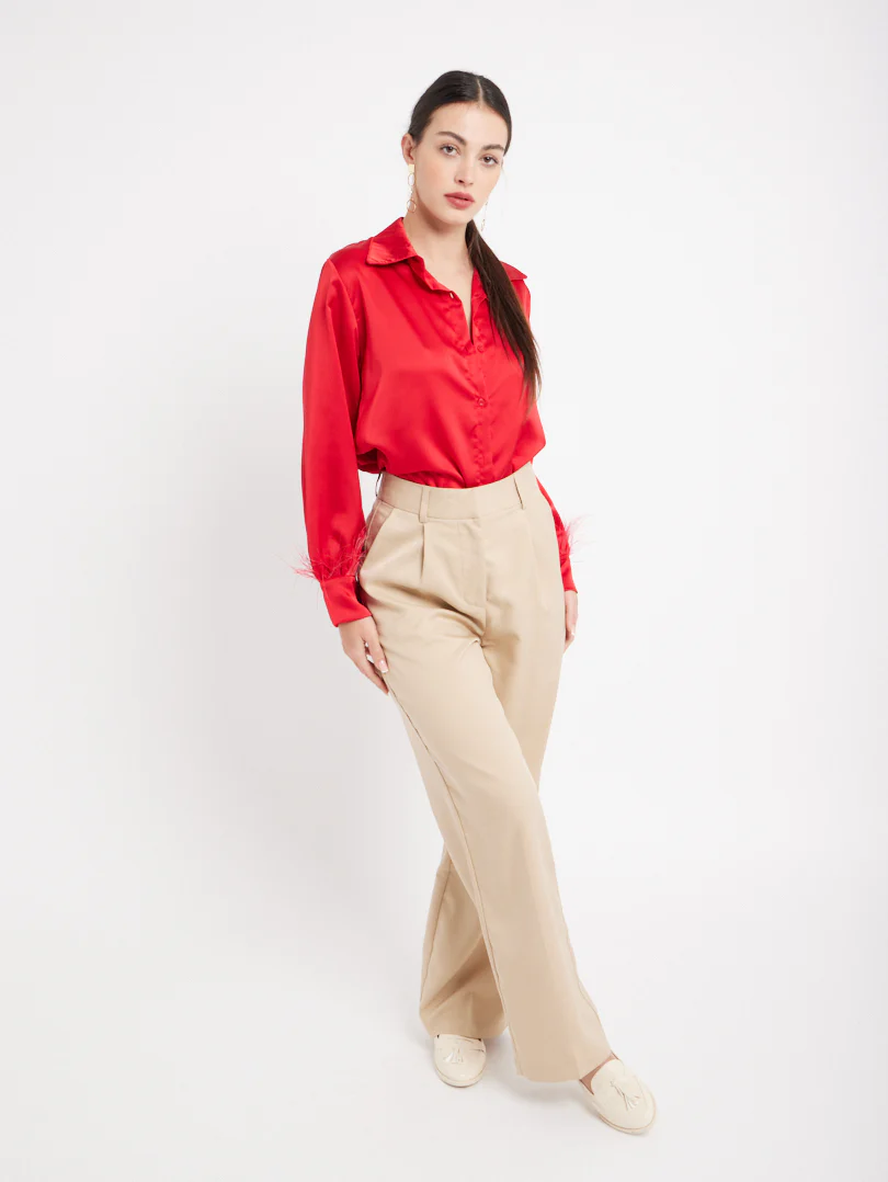 Chemise en satin manches plumes - Image 28