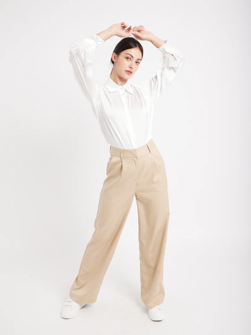 Chemise en satin manches plumes - Image 3