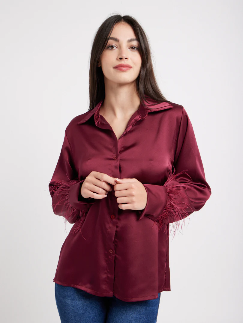 Chemise en satin manches plumes - Image 9