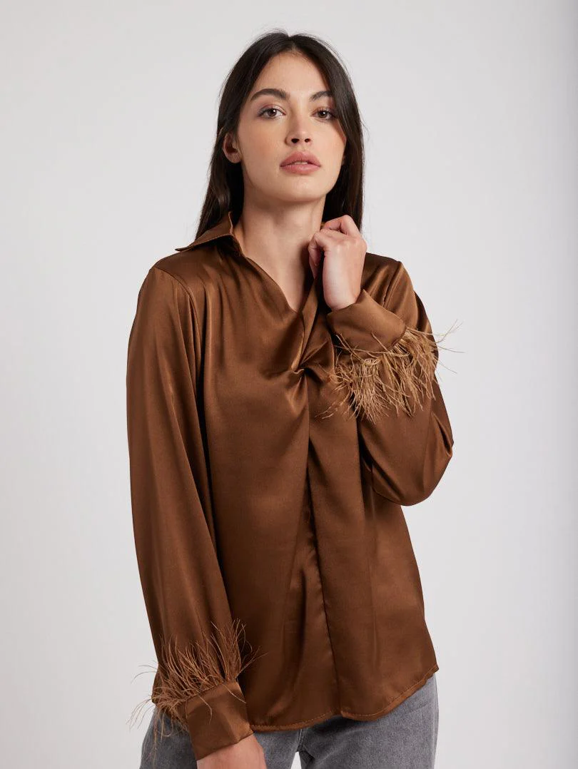 Chemise mousquetaire à plumes - Image 16