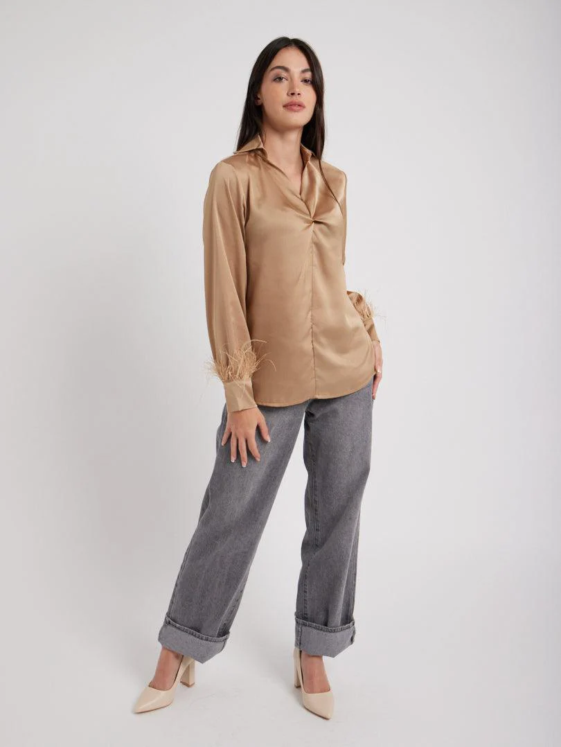 Chemise mousquetaire à plumes - Image 4