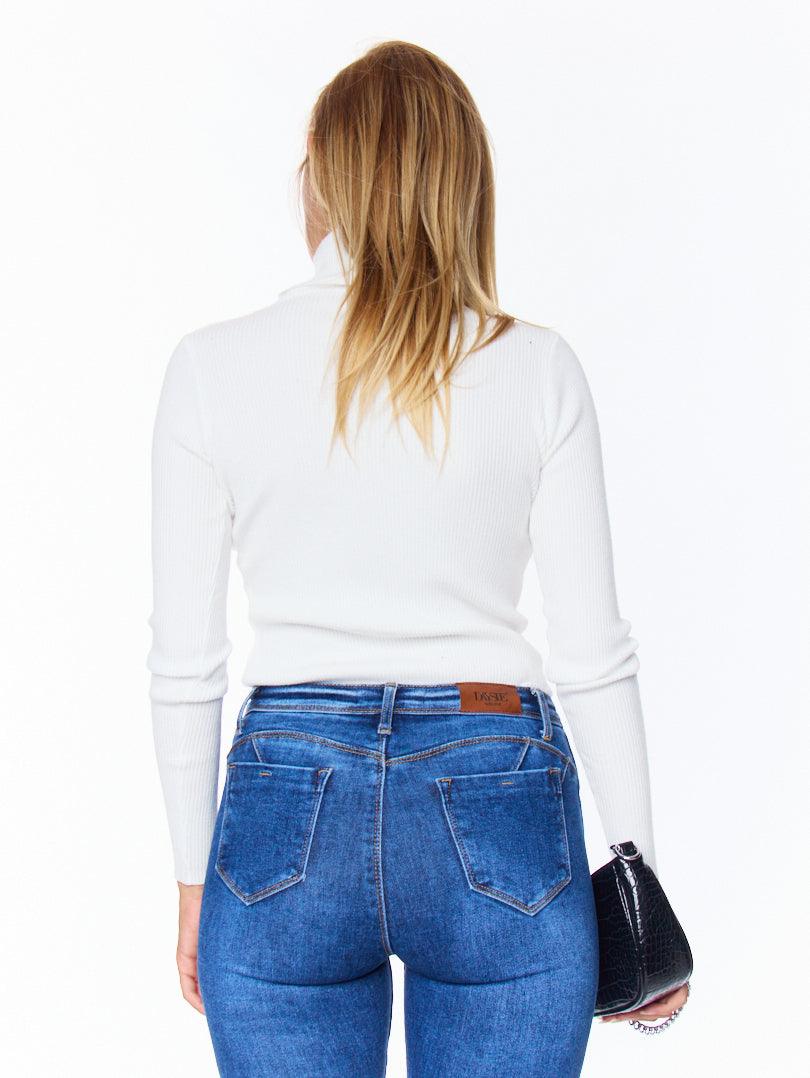 Pull col roulé en maille fine côtelée - Image 10
