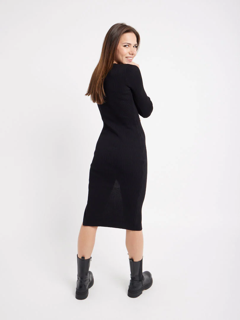 Robe en maille avec boutons dorés - Image 14
