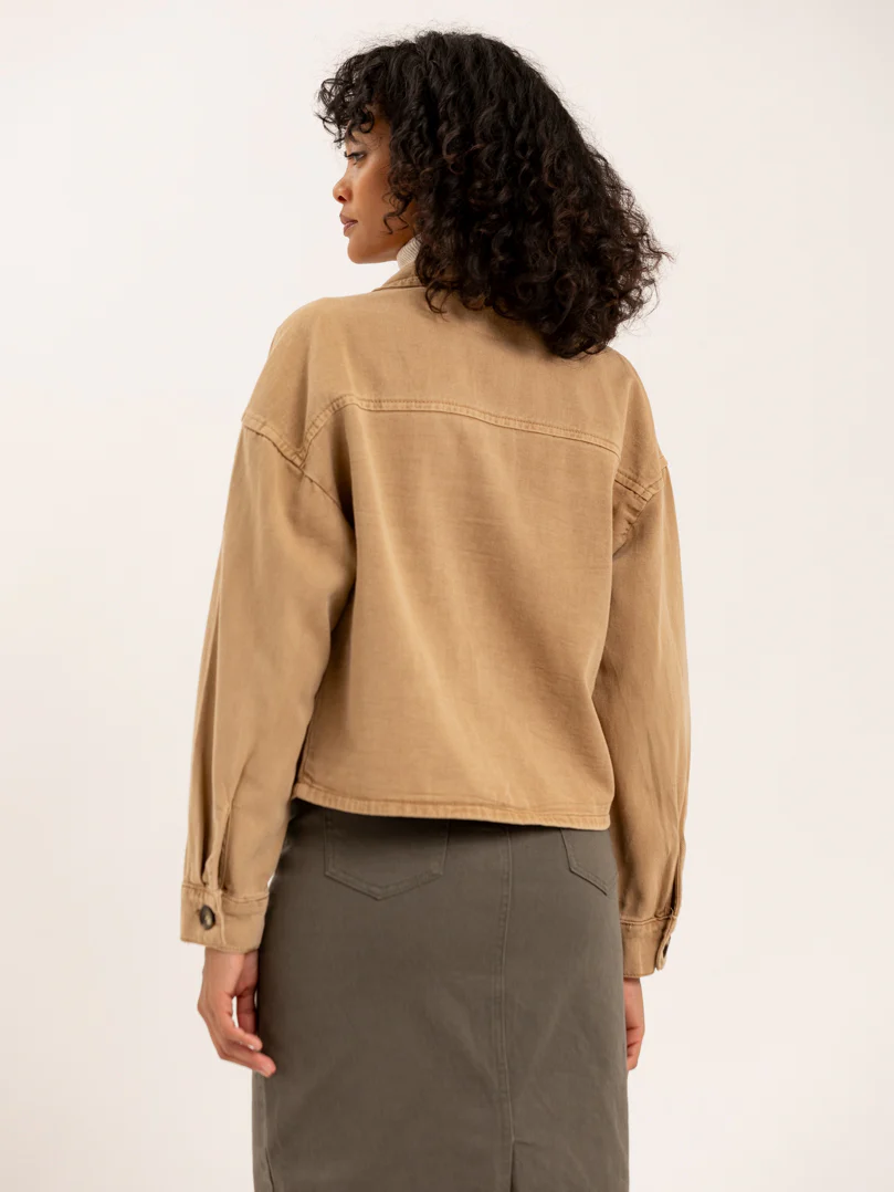 Veste courte en jean taupe avec fermeture boutons - Image 3