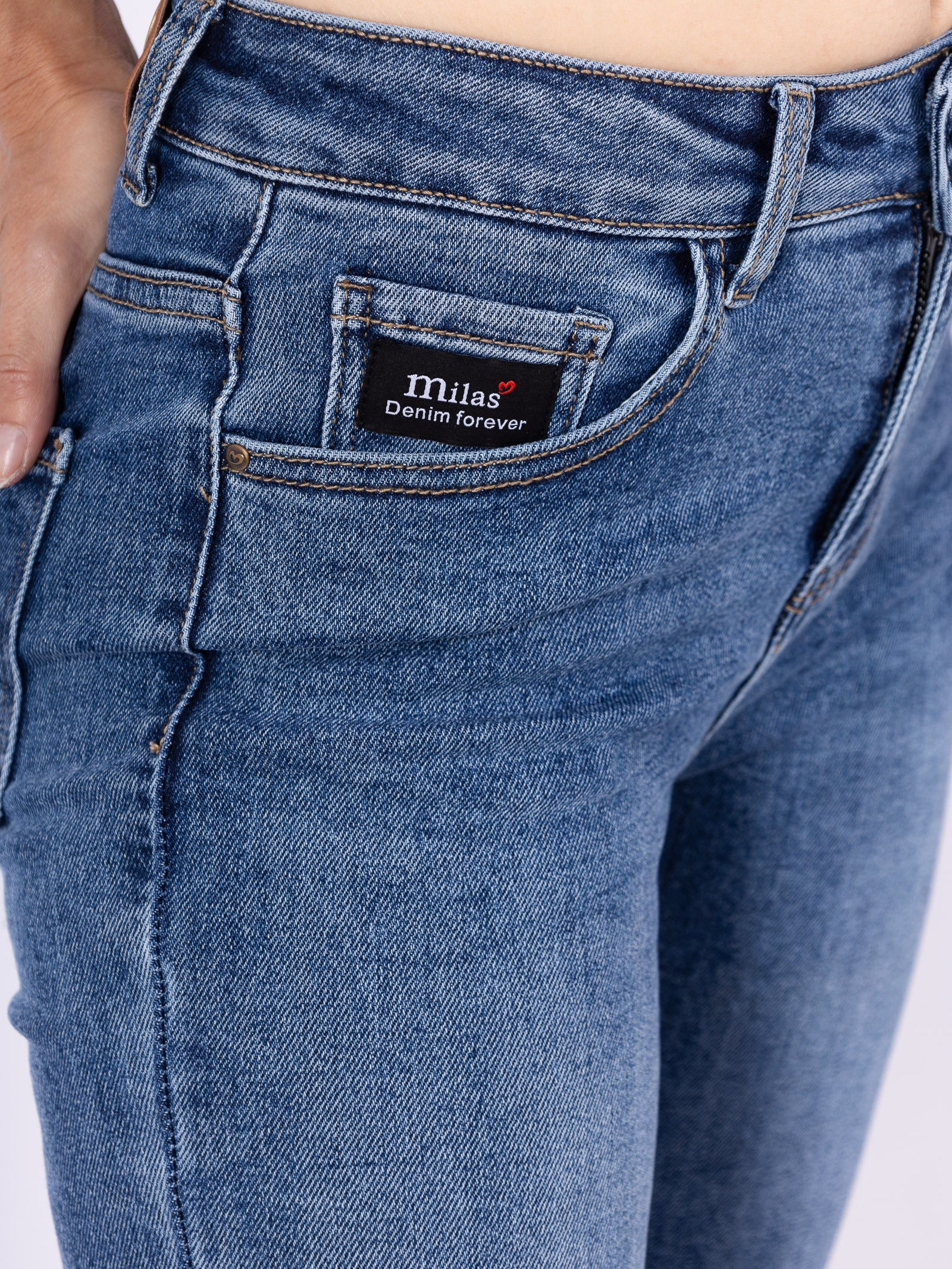 Jean flared fit Taille Haute Silhouette Élancée, Esprit Rétro Ultra Féminin - Image 3