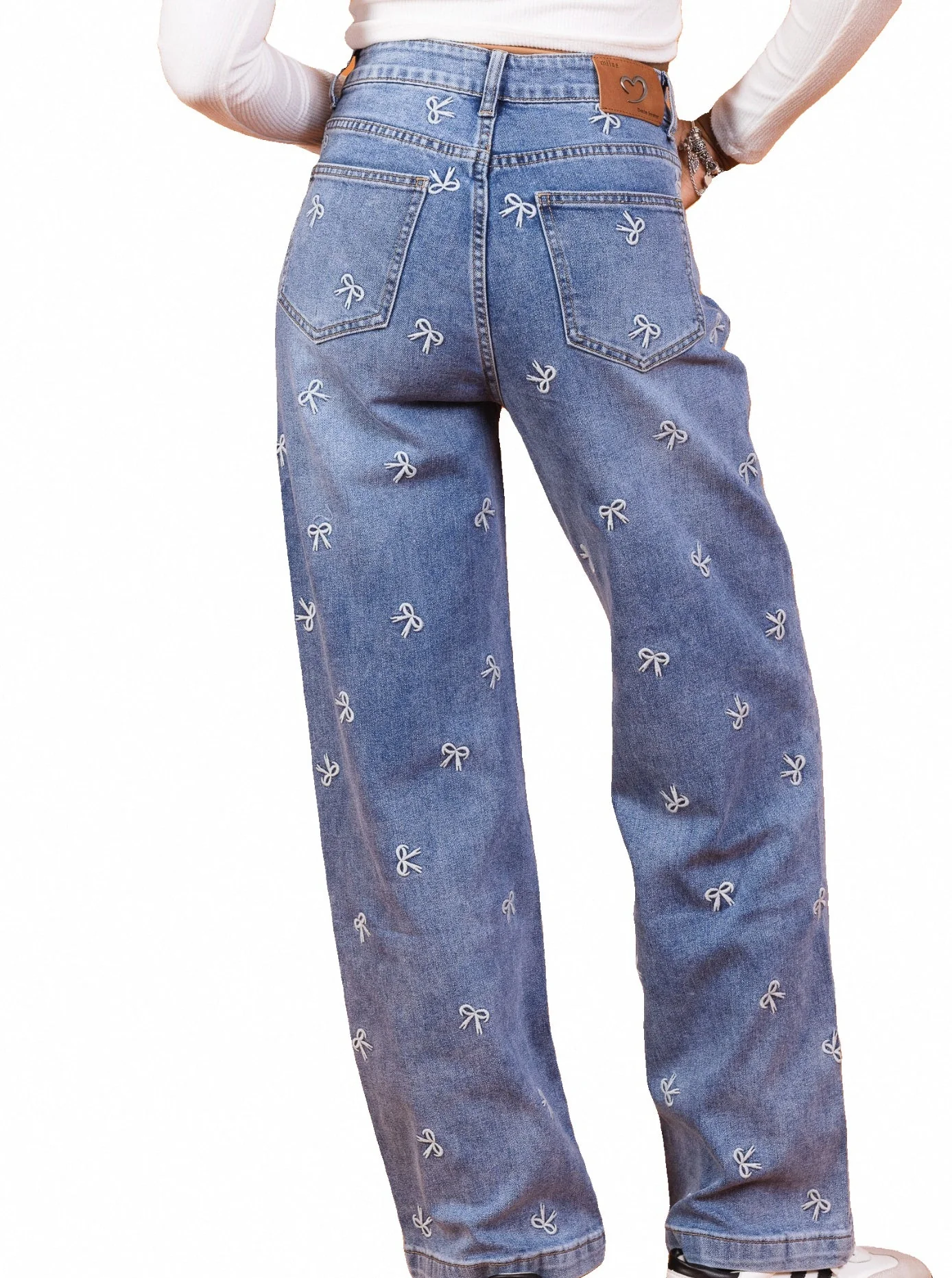 Jean Large Brodé Petit Nœud Papillon – Élégance Décontractée - Image 3