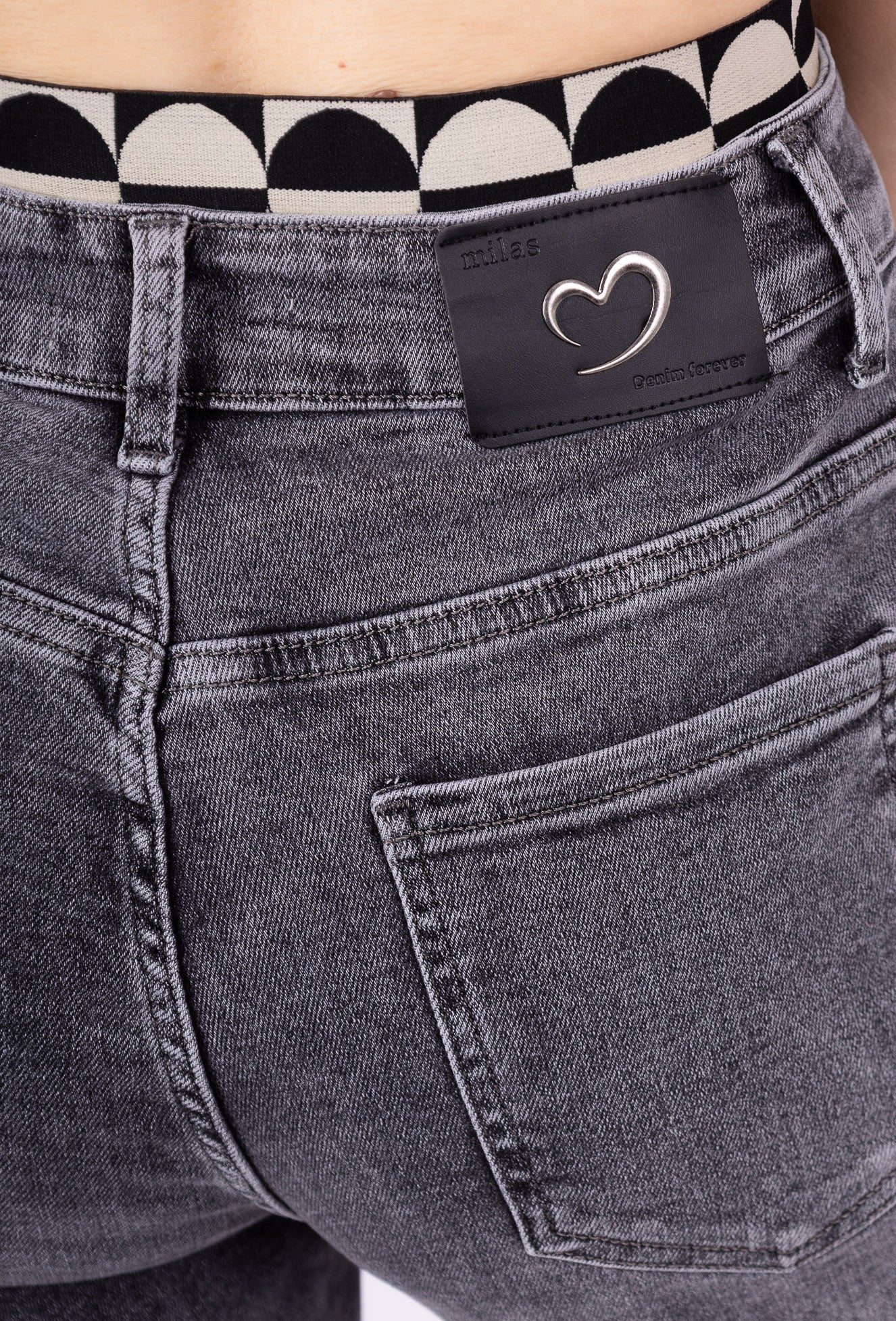 Jean Mom Gris Délavé à Taille Élastique L’Allié Casual Chic - Image 4