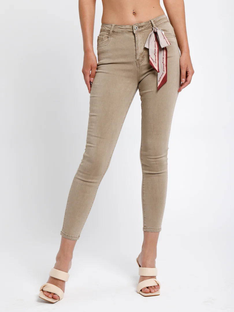 Jean skinny avec garniture en foulard - Image 6