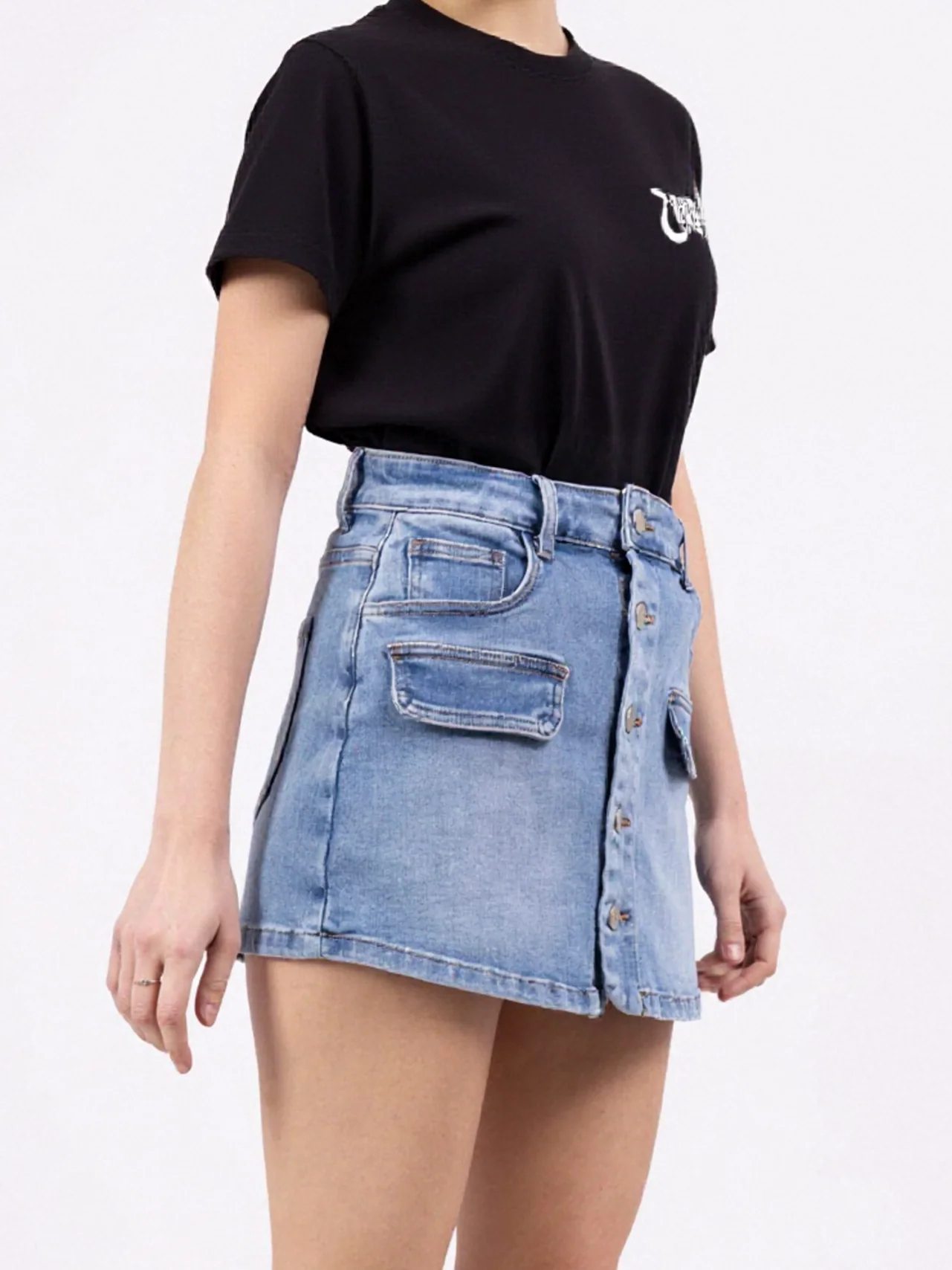 Jupe-Short en Jean Délavé à Fermeture Boutonnée - Image 3