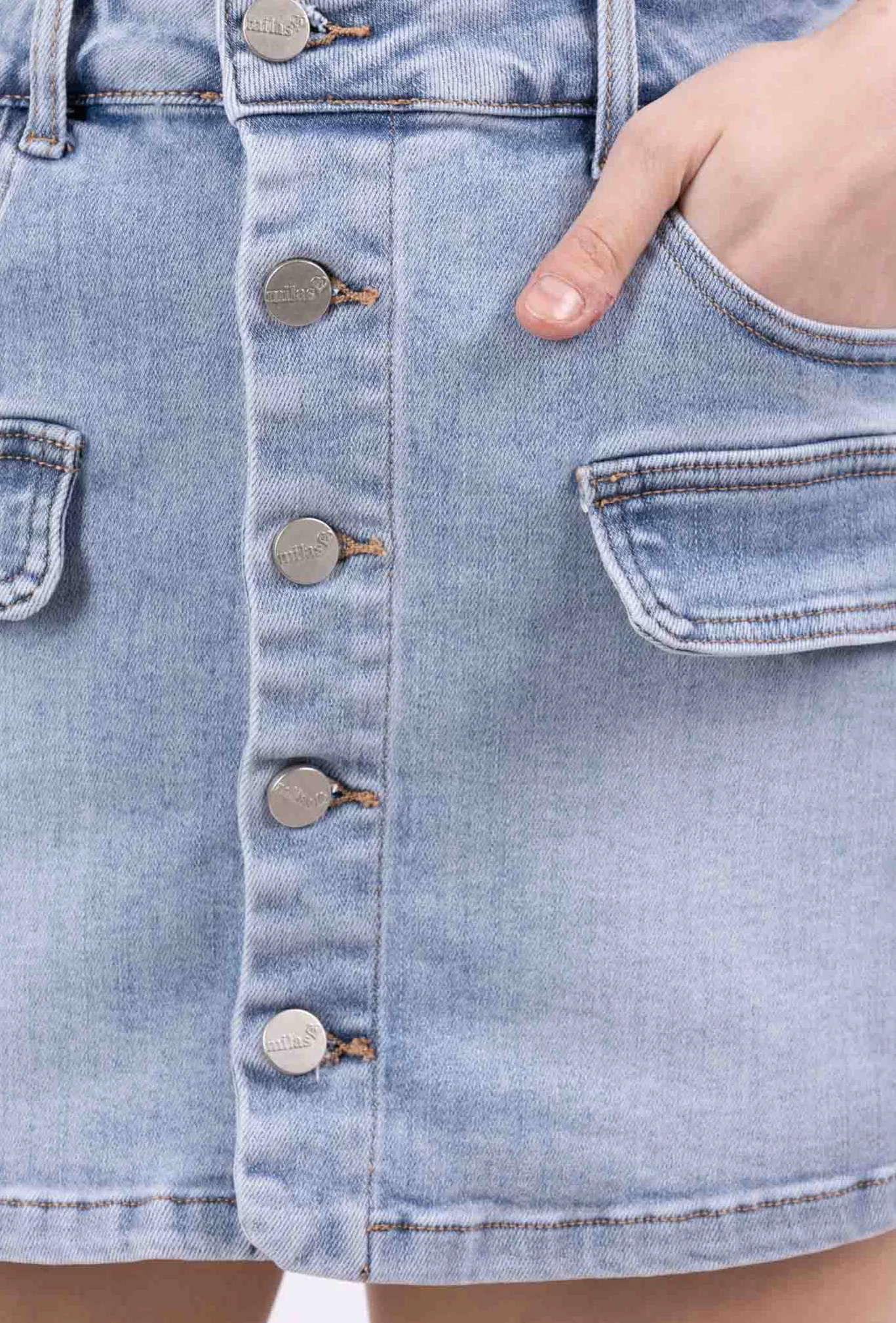 Jupe-Short en Jean Délavé à Fermeture Boutonnée - Image 6