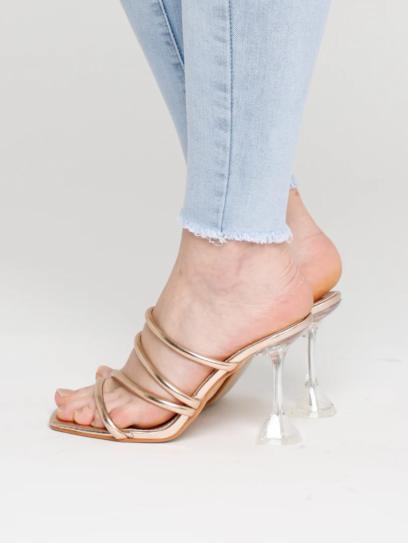 Mules pointure large à multi brides - Image 3