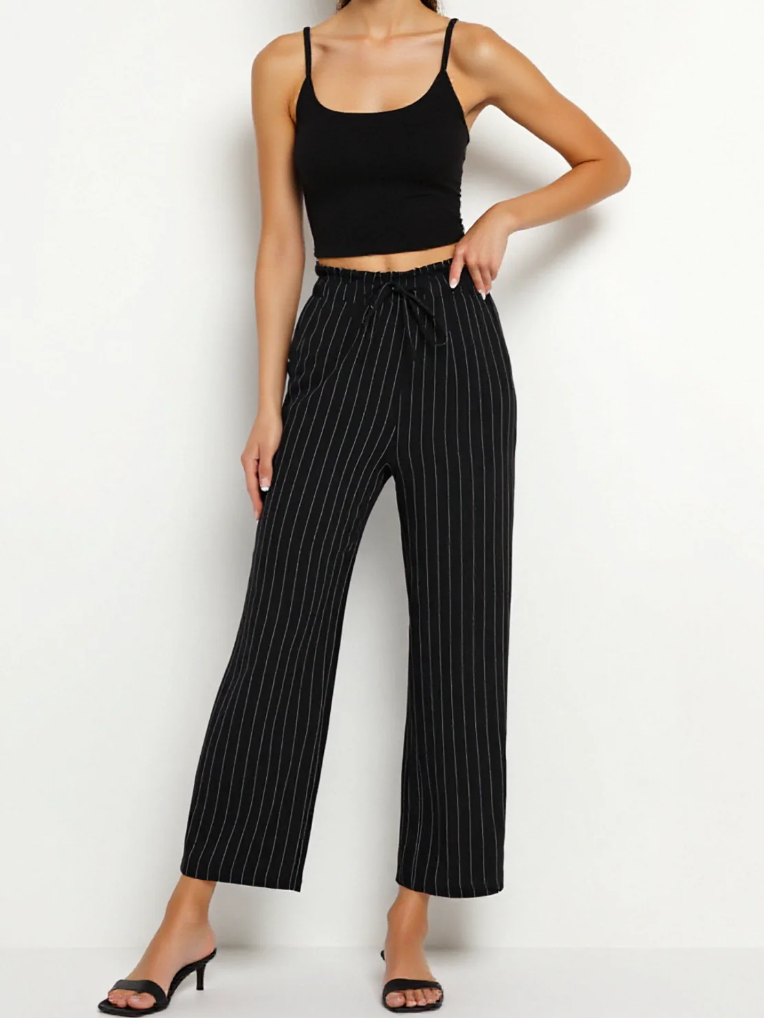 Pantalon droit à fines rayures verticales - Image 13