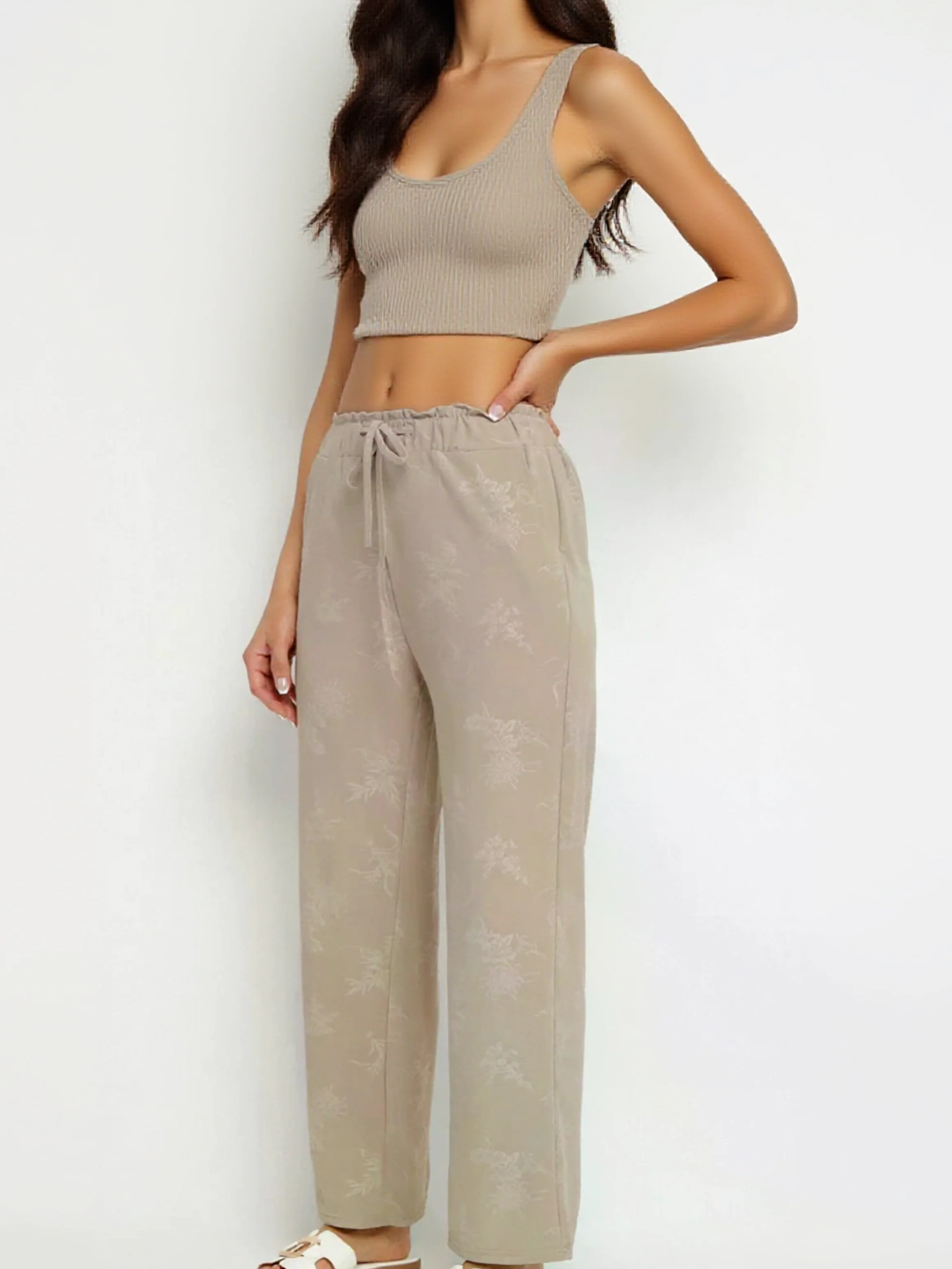 Pantalon droit en tissu doux imprimé ton sur ton - Image 13