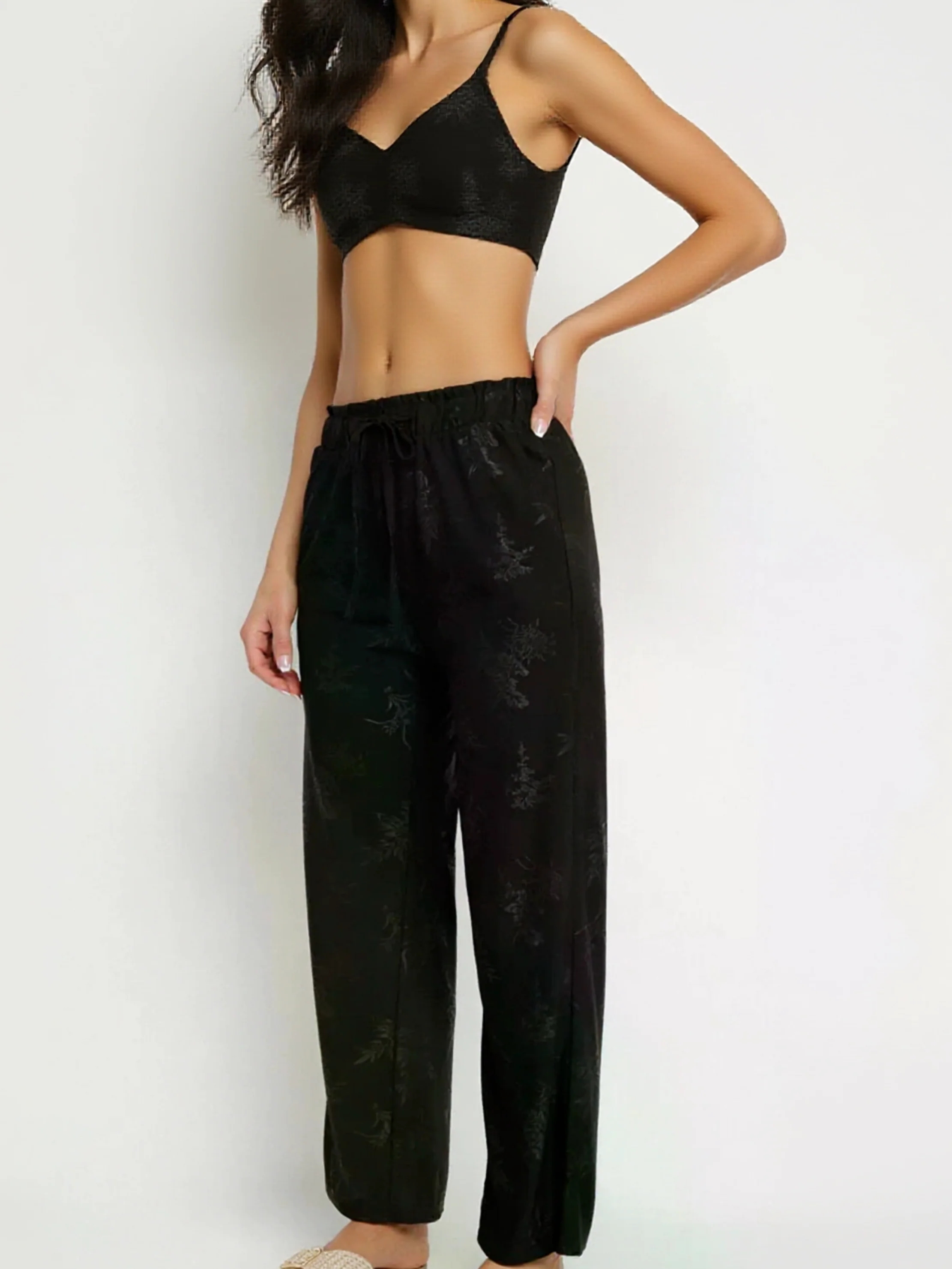 Pantalon droit en tissu doux imprimé ton sur ton - Image 5