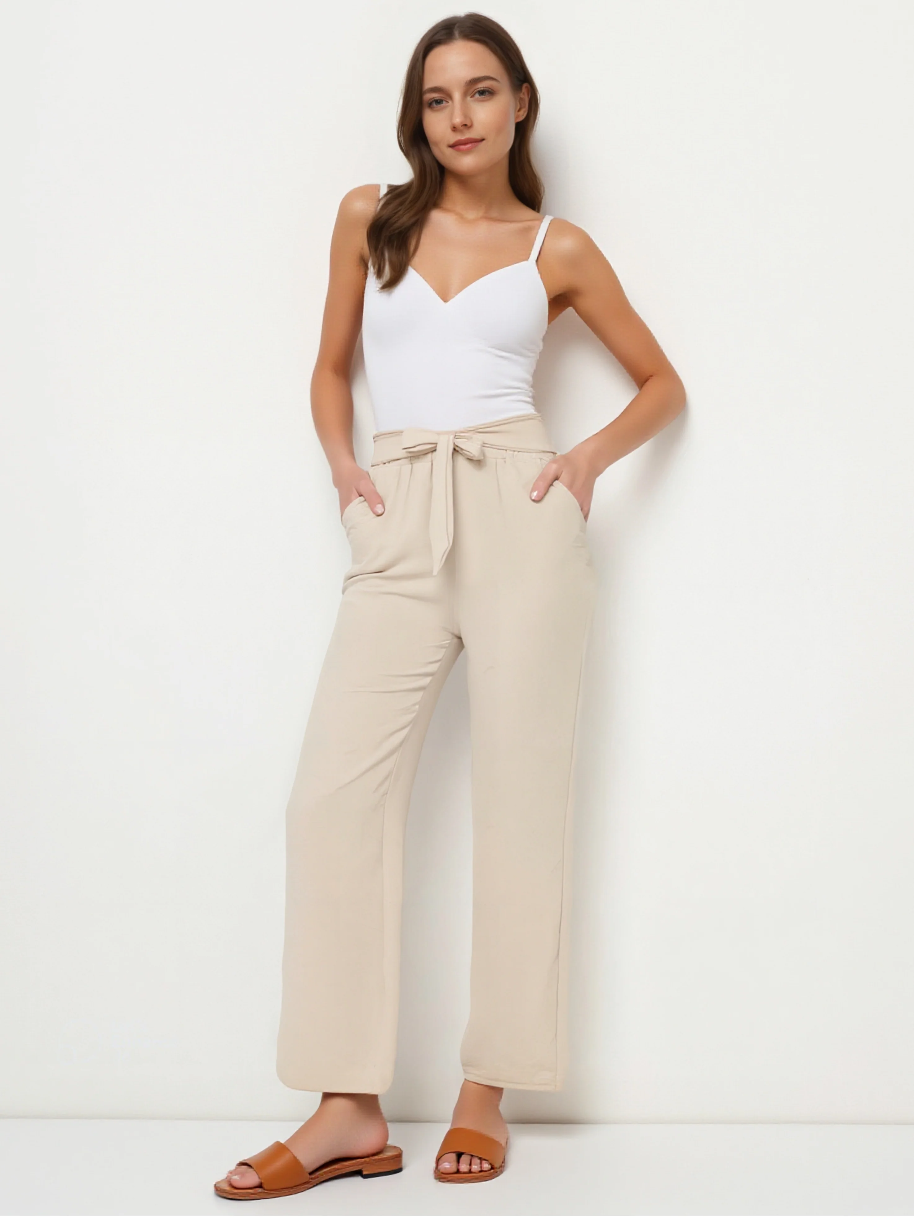 Pantalon droit fluide à nouer à la taille