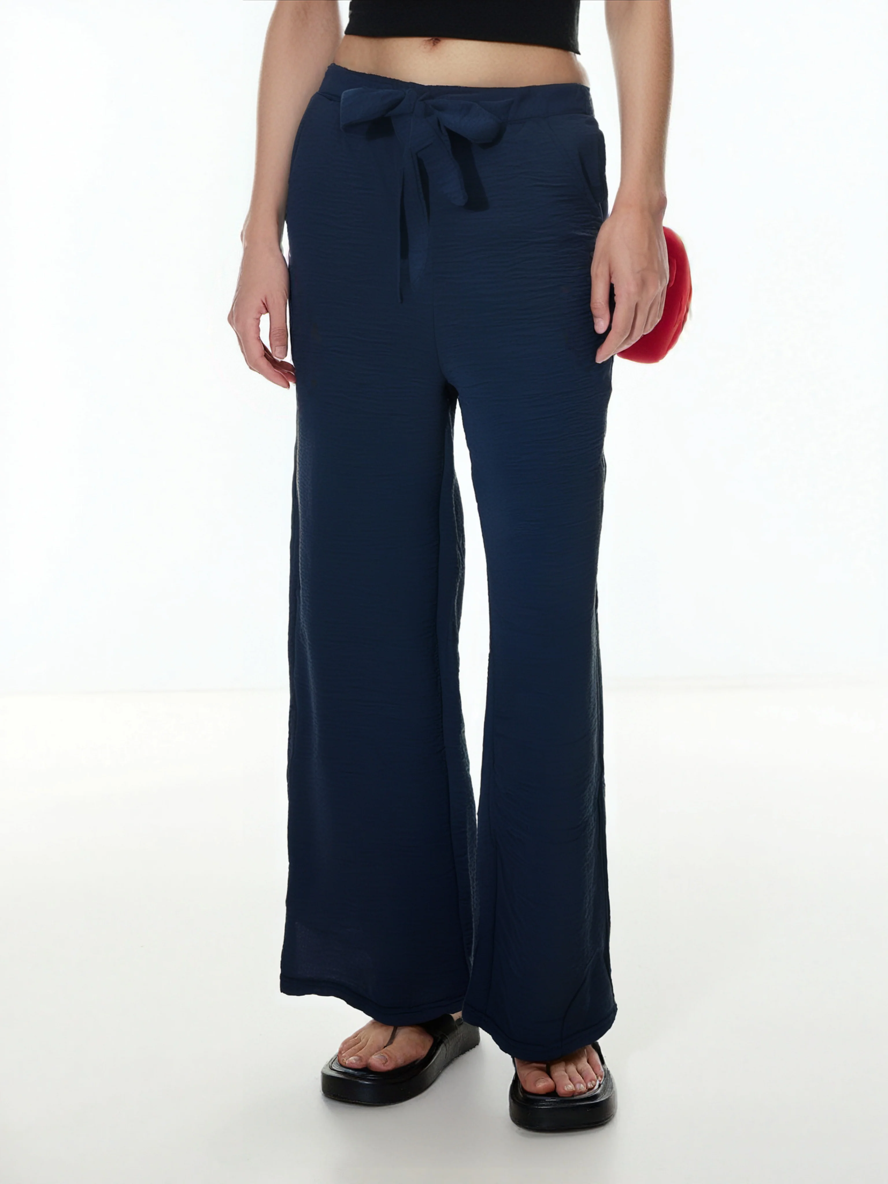 Pantalon fluide en tissu gaufré - Image 8