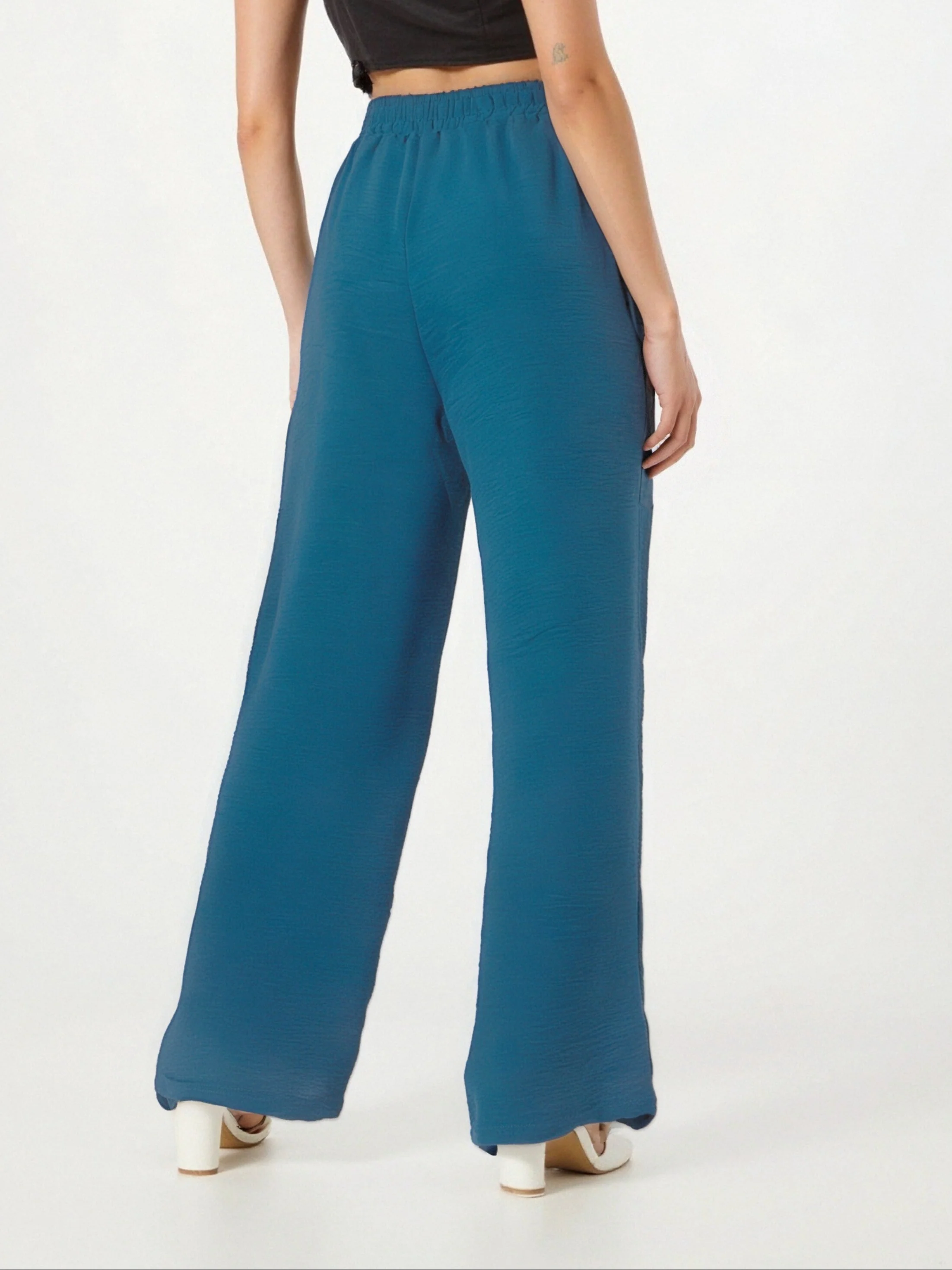 Pantalon fluide en tissu gaufré avec boutons décoratifs à l'avant - Image 6