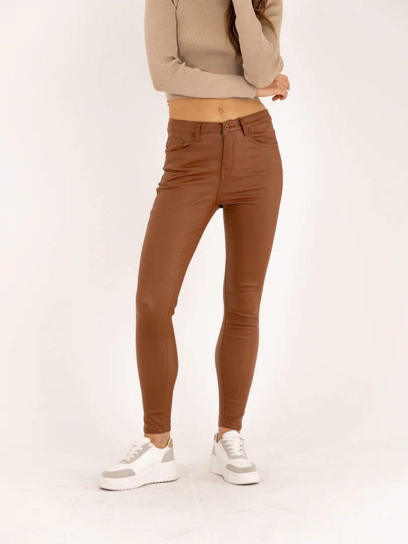 Pantalon skinny camel taille haute à bouton effet cuir - Image 2