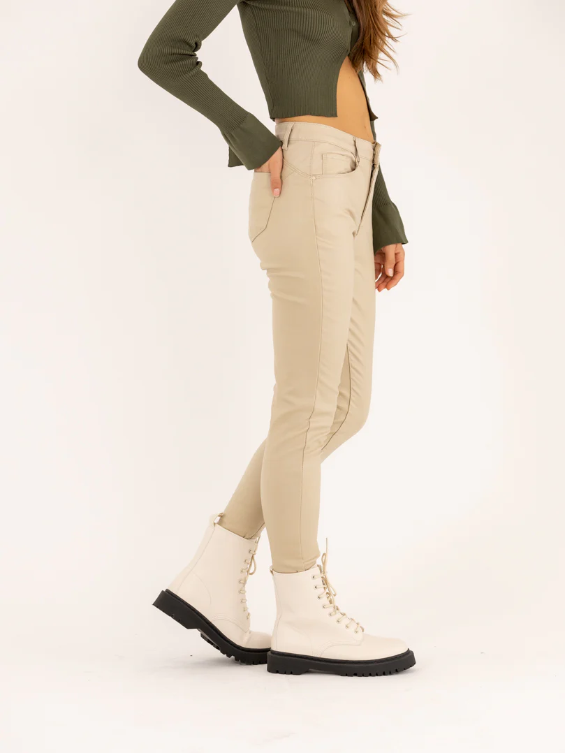 Pantalon skinny push up en simili cuir - Image 11