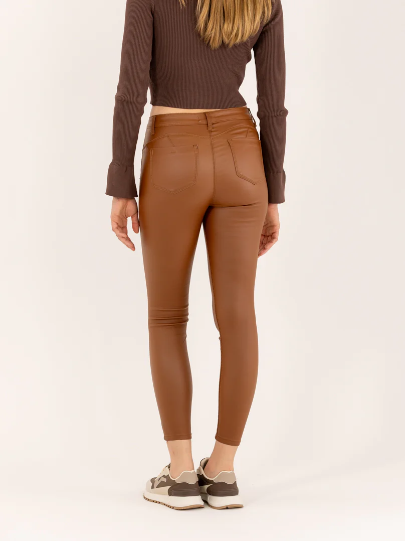 Pantalon skinny push up en simili cuir - Image 4