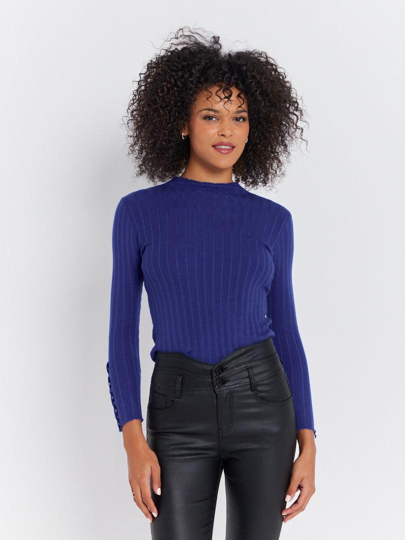 Pull col roulé boutonnage doré - Image 11