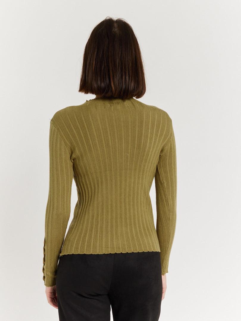 Pull col roulé boutonnage doré - Image 6