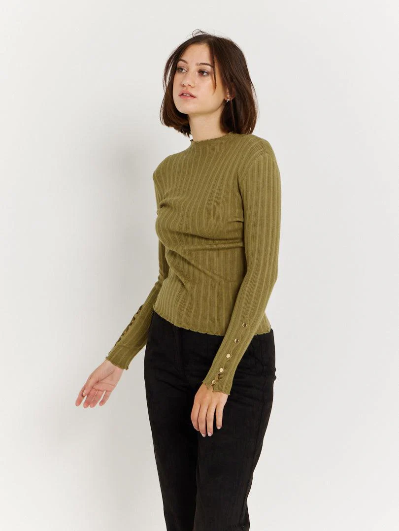 Pull col roulé boutonnage doré - Image 7