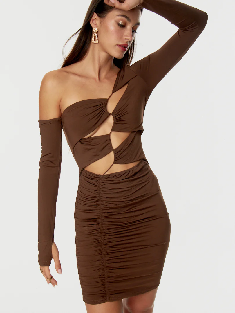 Robe assymétrique décolleté profond - Image 7