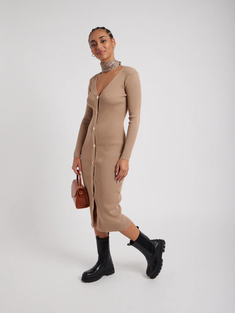 Robe boutonnée en maille - Image 10