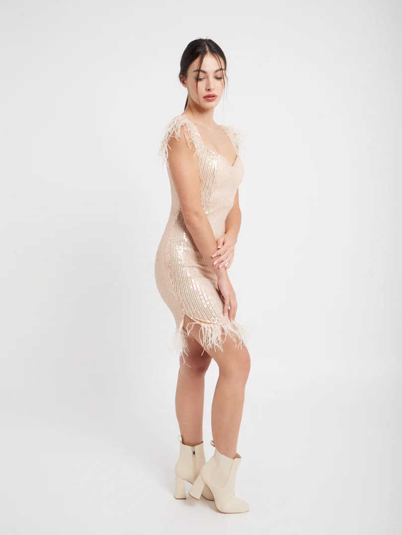 Robe de soirée sequins et plumes - Image 11