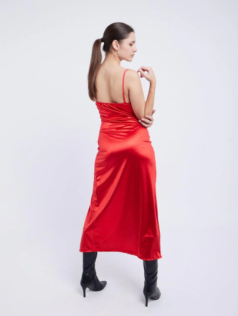 Robe satinée décolleté - Image 18