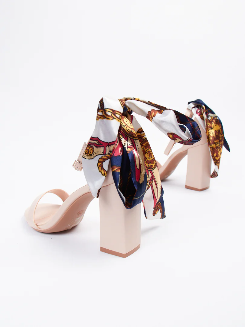 Sandales à talons détail foulard - Image 2